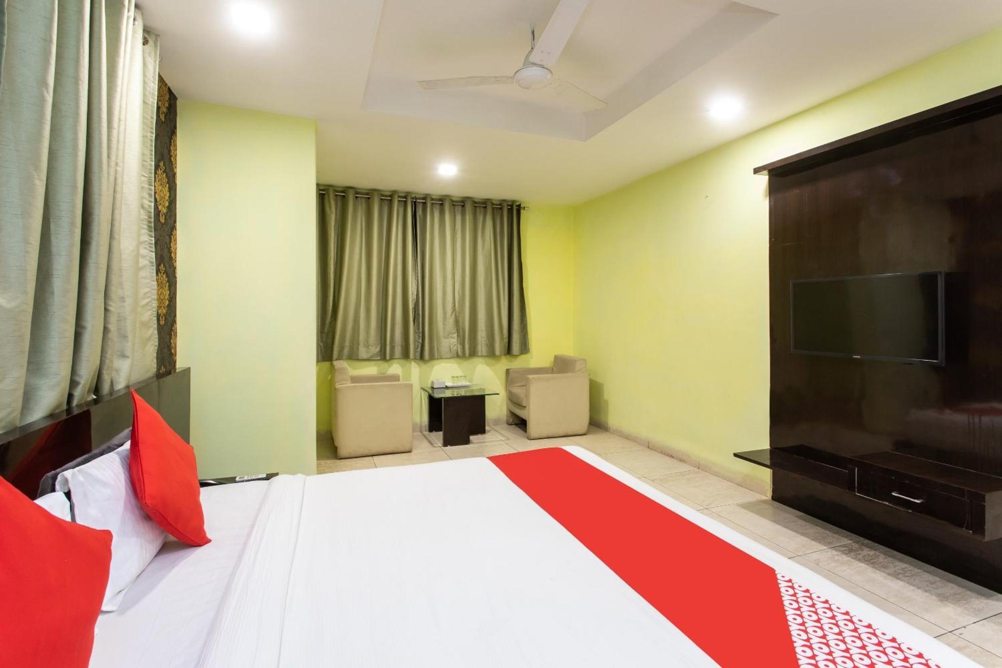 Capital O Swan Paradise Indore Bagian luar foto