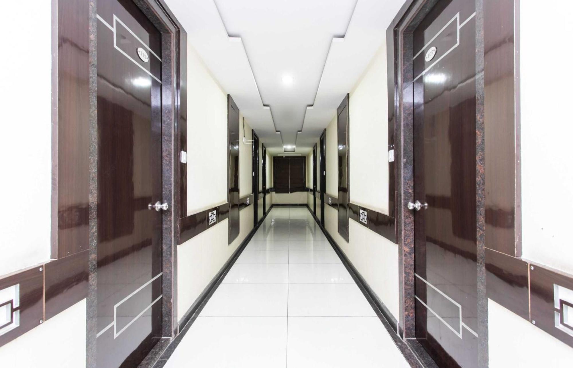 Capital O Swan Paradise Indore Bagian luar foto
