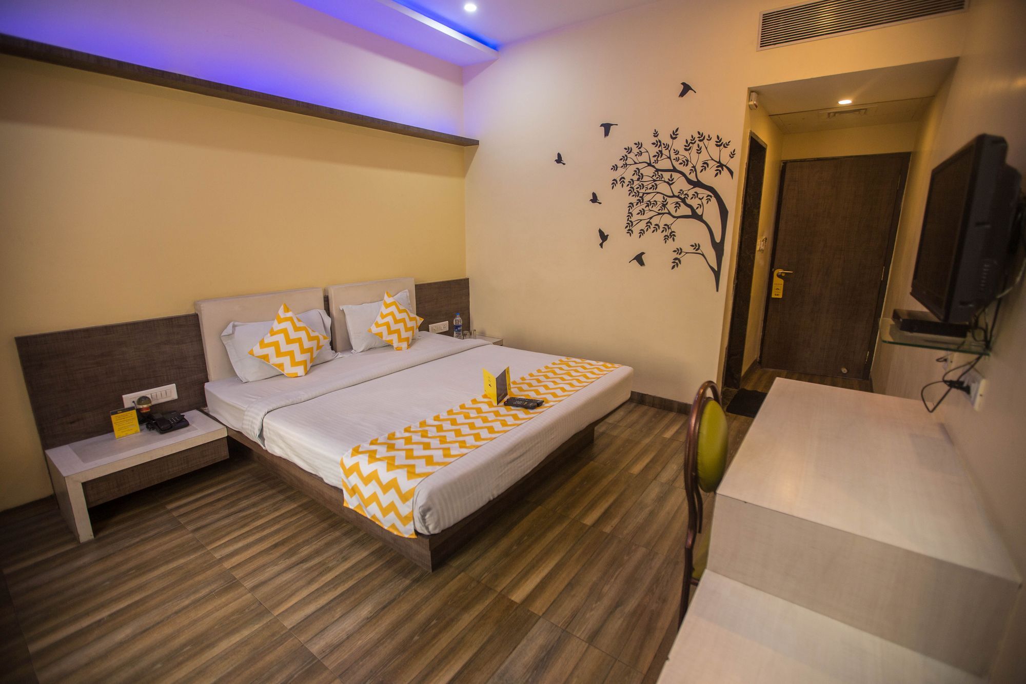 Capital O Swan Paradise Indore Bagian luar foto